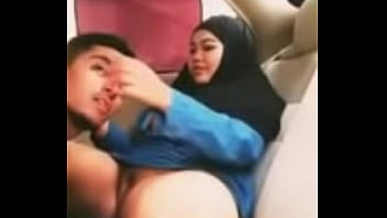 Sexy Arab Hijab Wife Masturbates In Leggings